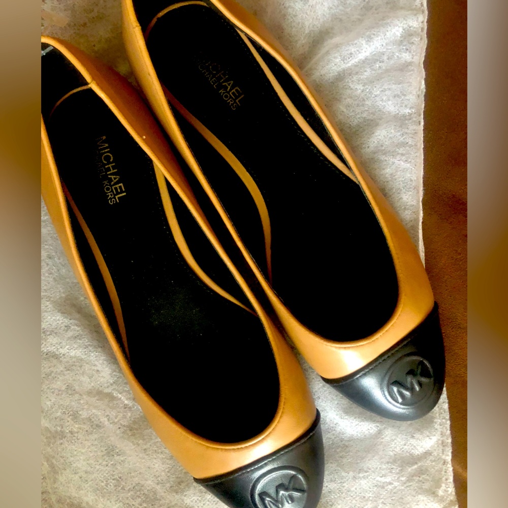 MK Leather Ballet Flat shoes Black/Tan